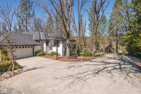 46055 Sutton Dr, Oakhurst, CA 93644 photo 6