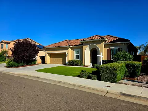 3835 Ramona Ave, Clovis, CA 93619 photo 1