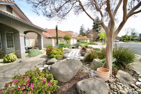3077 Fairmont Ct, Madera, CA 93637 photo 4