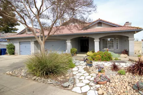 3077 Fairmont Ct, Madera, CA 93637 photo 1