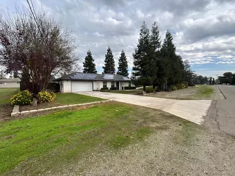 18149 Varden Dr, Madera, CA 93638 photo 2