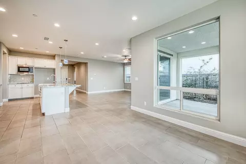 639 Overstone Ave, Madera, CA 93636 photo 29