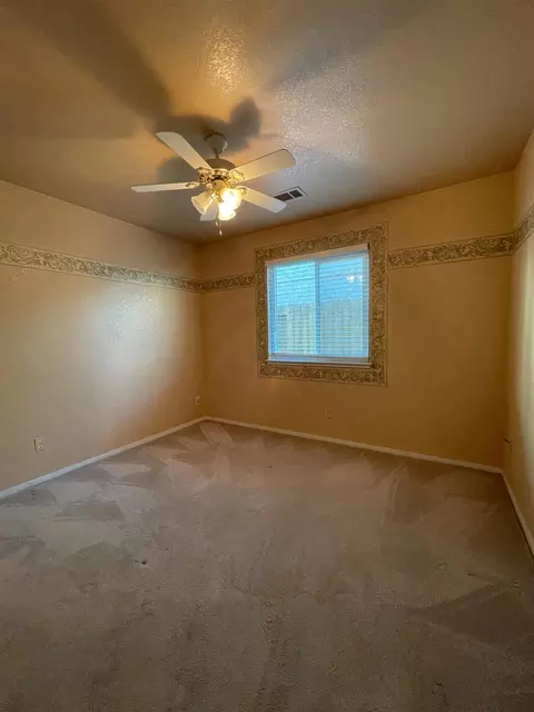 545 Walnut Ct, Kerman, CA 93630 photo 12
