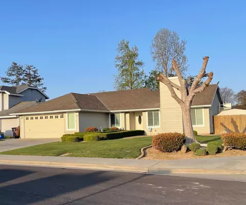 545 Walnut Ct, Kerman, CA 93630 photo 1