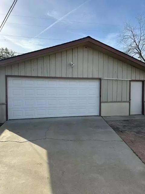309 Circle Dr, Chowchilla, CA 93610 photo 2