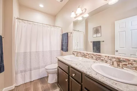 3866 Bellaire Ave, Clovis, CA 93619 photo 8