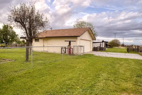 1171 Pecan, Madera, CA 93637 photo 3