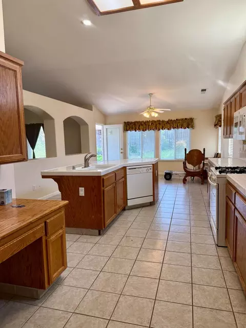 146 Phillip Way, Chowchilla, CA 93610 photo 5