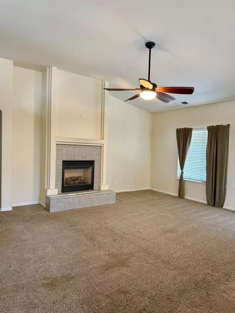 146 Phillip Way, Chowchilla, CA 93610 photo 2