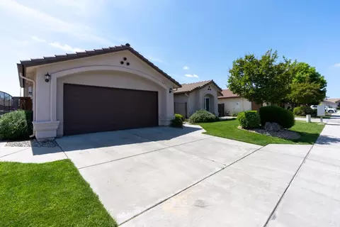 3544 Seaside Dr, Madera, CA 93637 photo 2