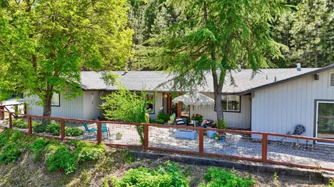 45792 Sutton Dr, Oakhurst, CA 93644 photo 2