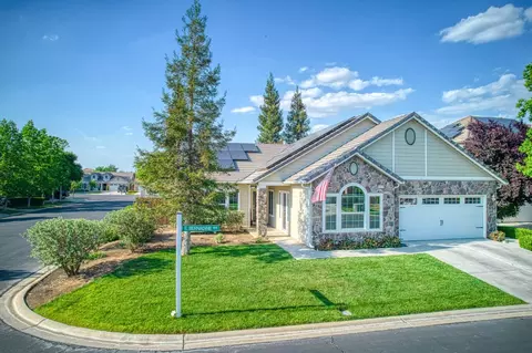 10850 Bernadine Ave, Clovis, CA 93619 photo 2