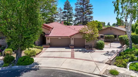 3001 Fairmont Ct, Madera, CA 93637 photo 4
