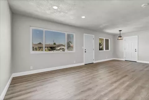 19745 Hemlock Ln, Lemoore, CA 93245 photo 8