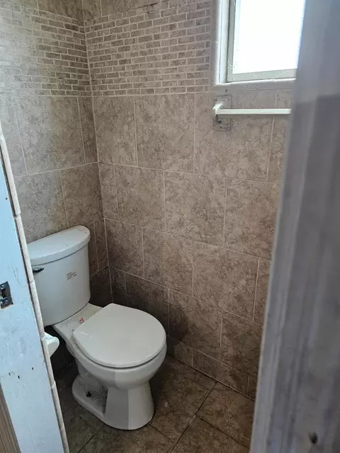 537 N Granada Dr, Madera, CA 93637 photo 9