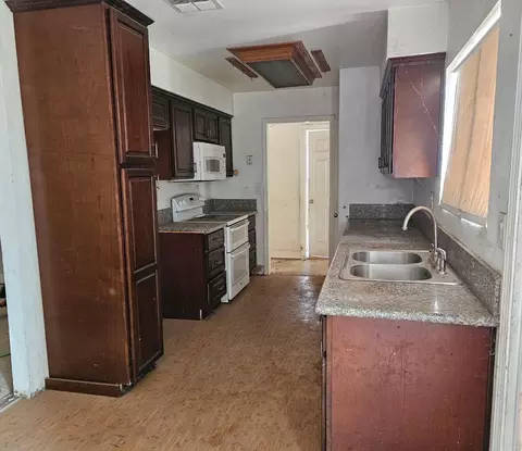 537 N Granada Dr, Madera, CA 93637 photo 5