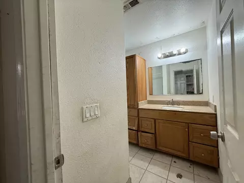 537 N Granada Dr, Madera, CA 93637 photo 24