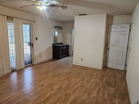 537 N Granada Dr, Madera, CA 93637 photo 6