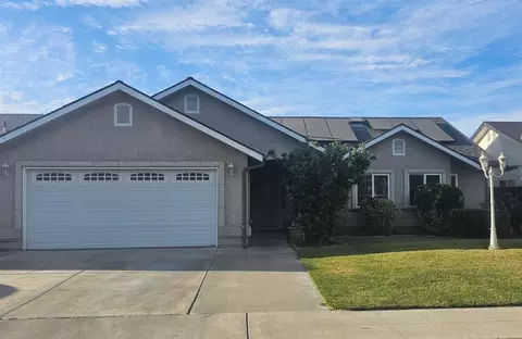 3351 Winter Way, Madera, CA 93637 photo 2