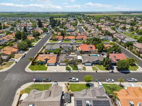 279 Lily Ave, Sanger, CA 93657 photo 32