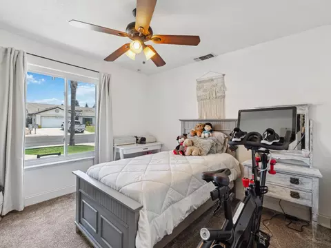 279 Lily Ave, Sanger, CA 93657 photo 13