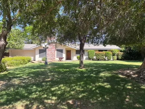 12261 Gleason Dr, Madera, CA 93636 photo 1