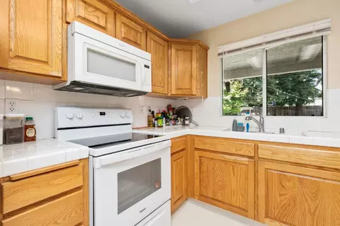 2173 Spruce, Clovis, CA 93611 photo 10