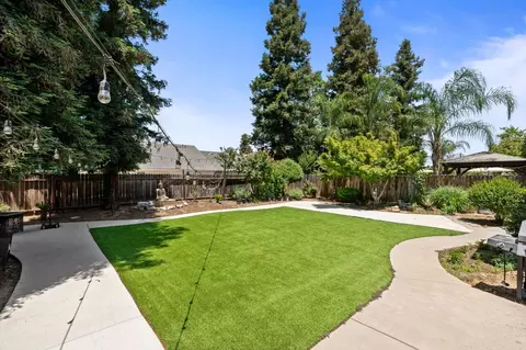2173 Spruce, Clovis, CA 93611 photo 14