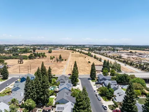 2173 Spruce, Clovis, CA 93611 photo 27