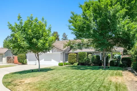 841 Whittier Ave, Clovis, CA 93611 photo 2