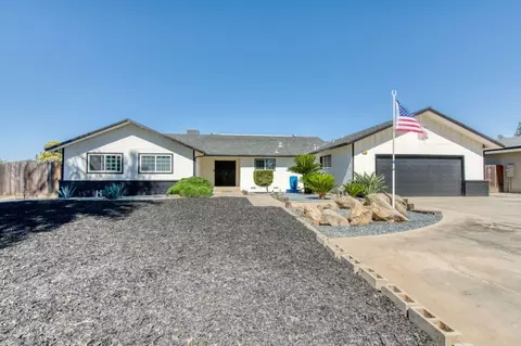 1580 Armstrong Ave, Clovis, CA 93611 photo 2