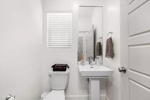 859 Windmill Ave, Clovis, CA 93619 photo 17