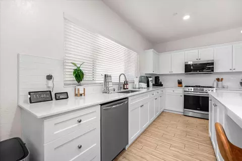 859 Windmill Ave, Clovis, CA 93619 photo 15