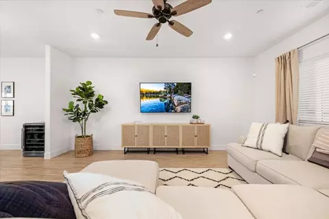 859 Windmill Ave, Clovis, CA 93619 photo 8
