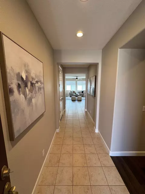 4074 Heritage Ln, Clovis, CA 93619 photo 4