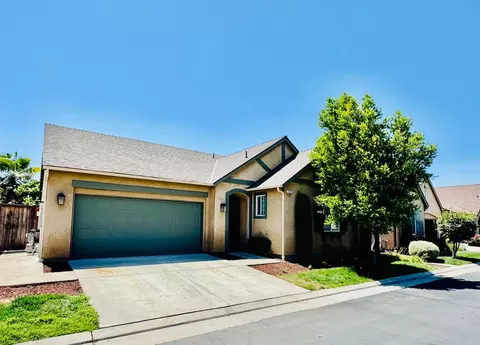 4074 Heritage Ln, Clovis, CA 93619 photo 2