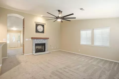 2142 Austin Ave, Clovis, CA 93611 photo 9