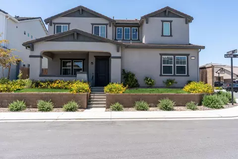 253 Peters Ln, Madera, CA 93636