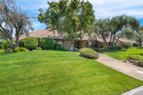 1917 Evergreen Pl, Madera, CA 93637 photo 9
