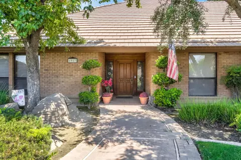 1917 Evergreen Pl, Madera, CA 93637 photo 11