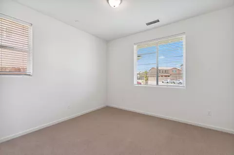 1567 Las Rosas Ave, Clovis, CA 93619 photo 5