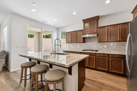 1567 Las Rosas Ave, Clovis, CA 93619 photo 9