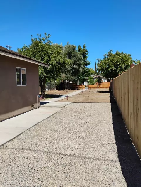 824 Columbia St, Madera, CA 93638 photo 23