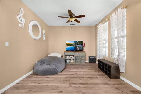 972 Stanford Ave, Madera, CA 93637 photo 4