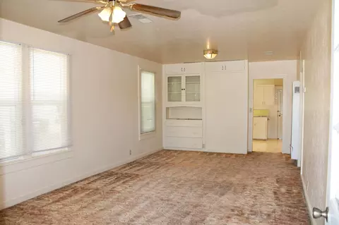 183 E Hawthorne St, Coalinga, CA 93210 photo 5