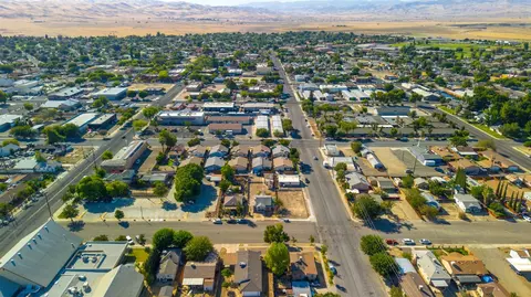 183 E Hawthorne St, Coalinga, CA 93210 photo 23