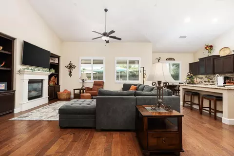 3236 Ashcroft Ave, Clovis, CA 93619 photo 11