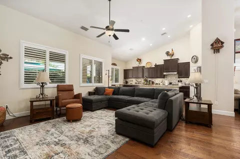 3236 Ashcroft Ave, Clovis, CA 93619 photo 18