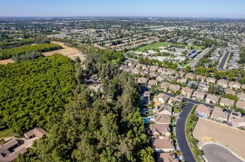 1047 Loyola Ave, Clovis, CA 93619 photo 48