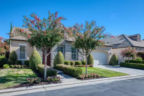 1047 Loyola Ave, Clovis, CA 93619 photo 2